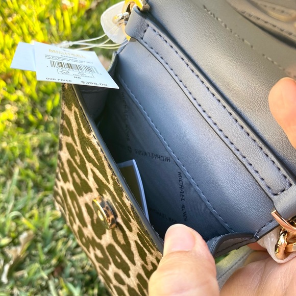 Michael Kors Carmen SM NS Phone Xbody - Picture 4 of 6